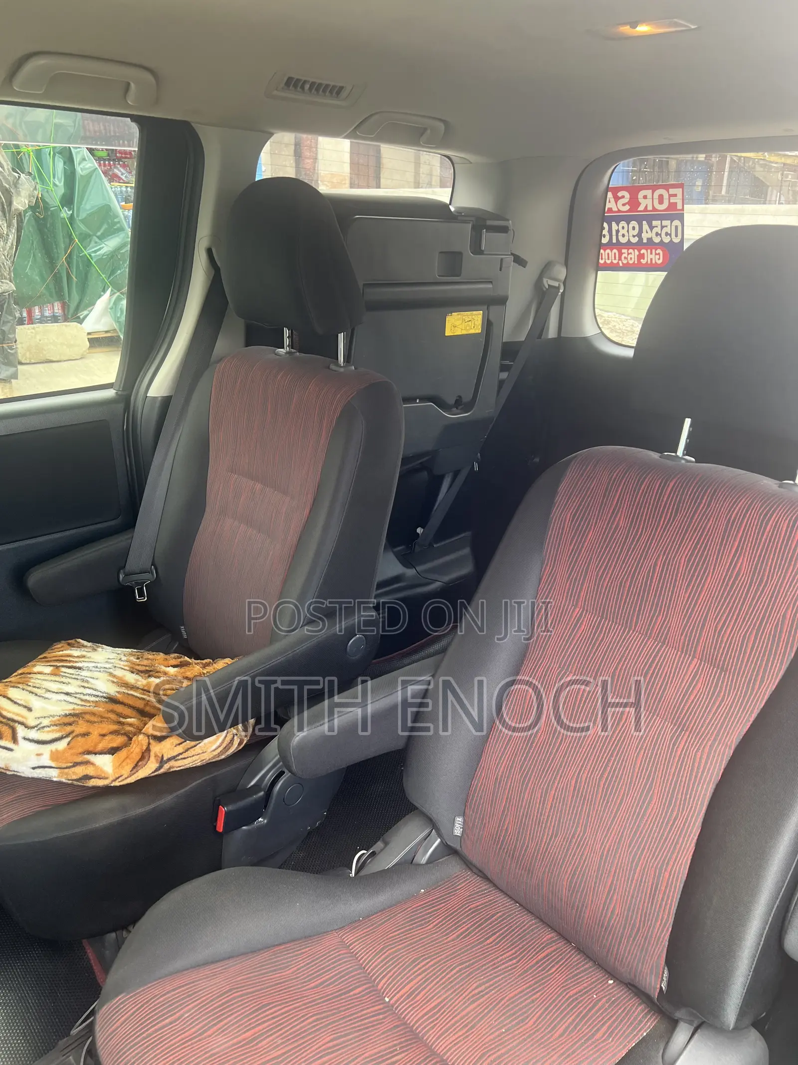 Toyota Voxy V 2WD 7-Seater 2010 Black