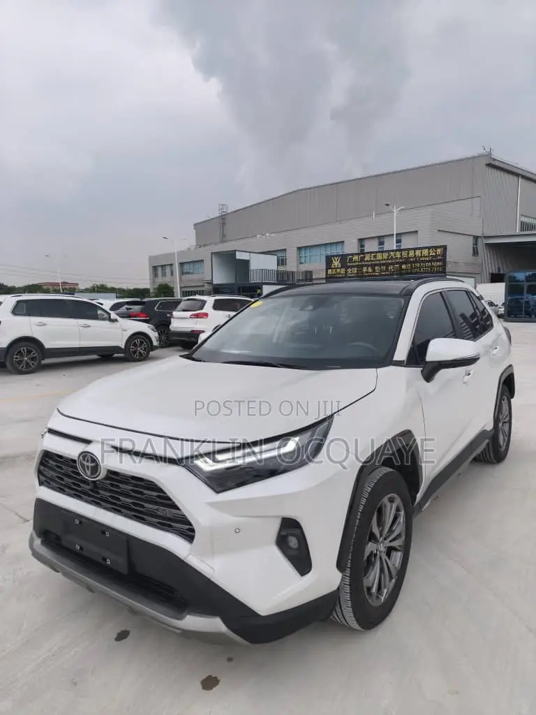 Toyota RAV4 2025 White