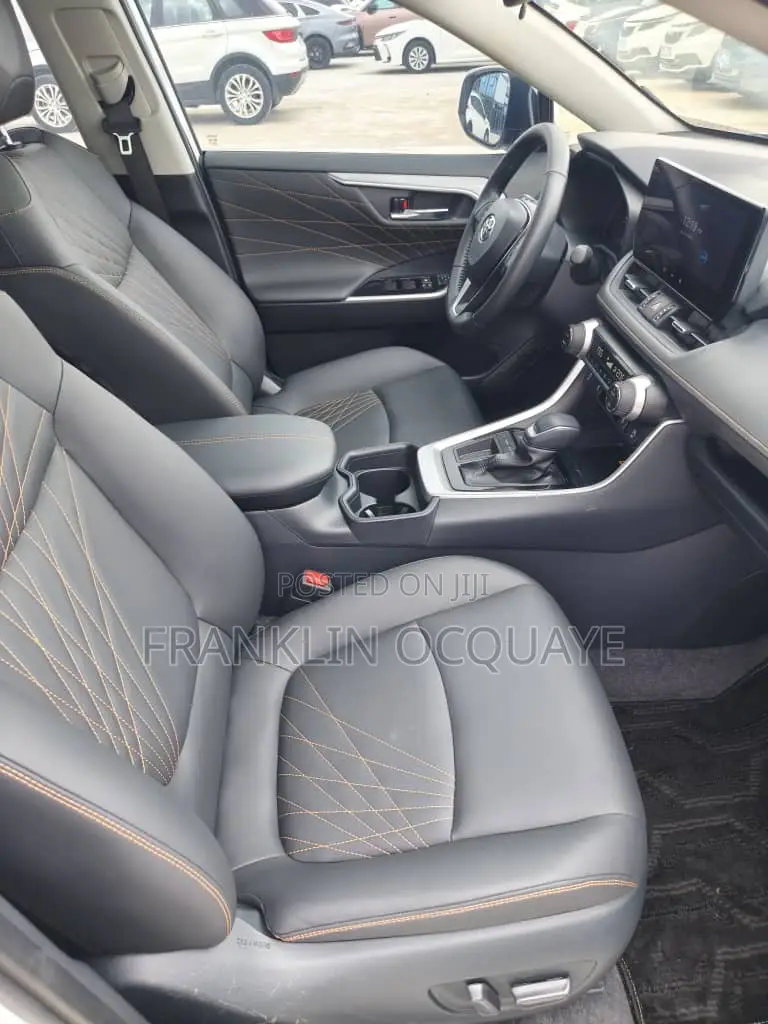 Toyota RAV4 2025 White