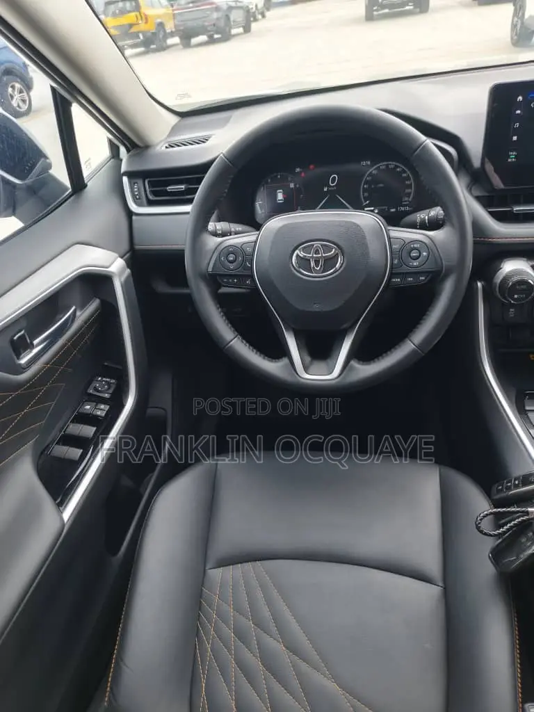 Toyota RAV4 2025 White