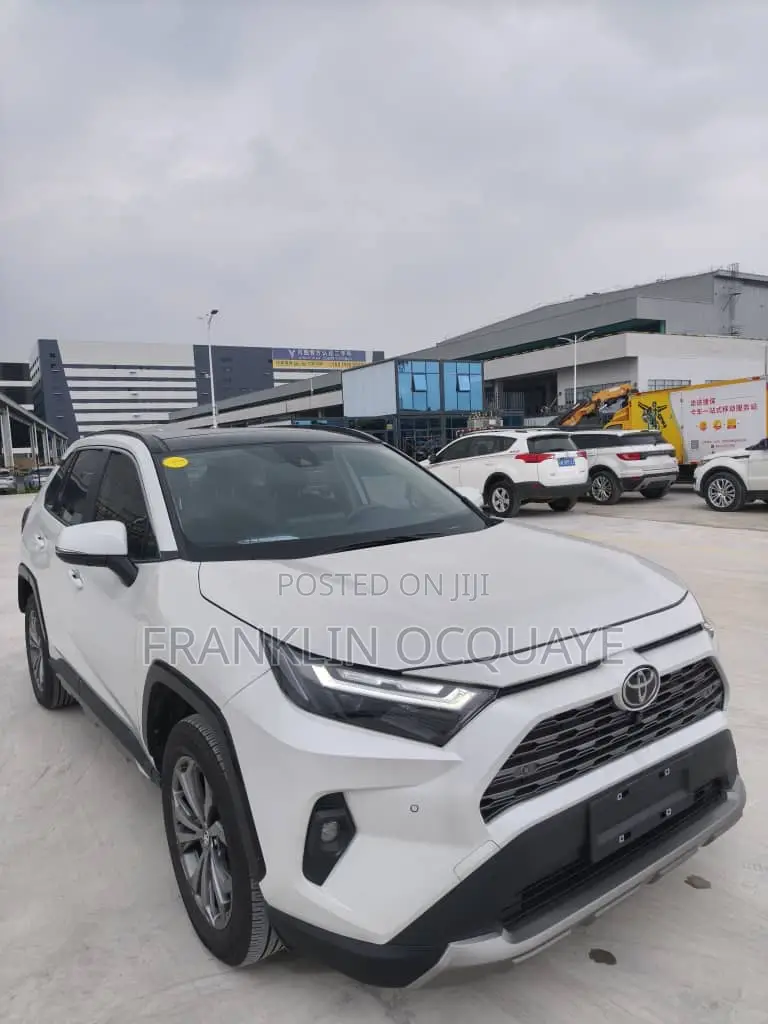 Toyota RAV4 2025 White