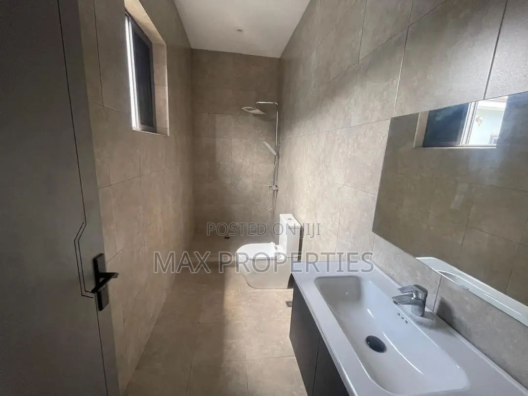 4bdrm House in Haatso for sale