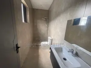 4bdrm House in Haatso for sale