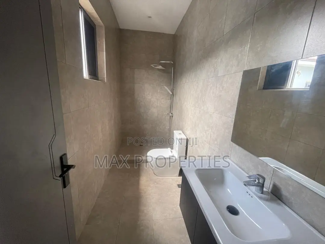 4bdrm House in Haatso for sale