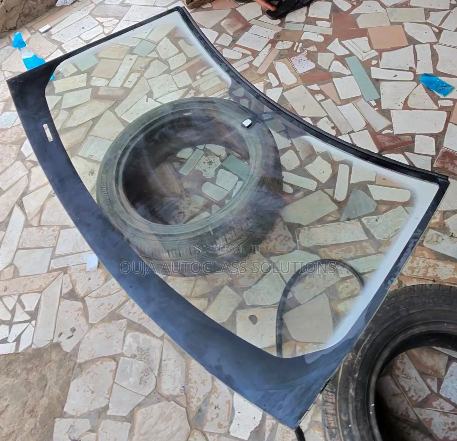 2005 Land Rover Discovery (Lr3) Windscreen Available