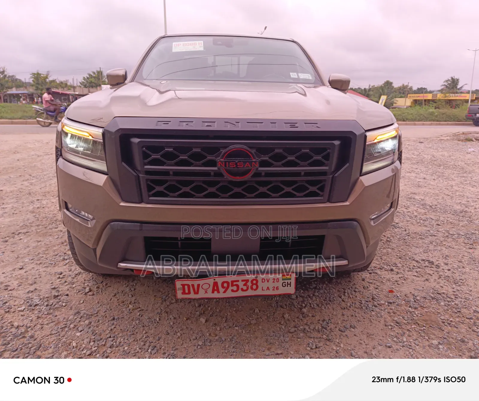 Nissan Frontier 2025 Pink