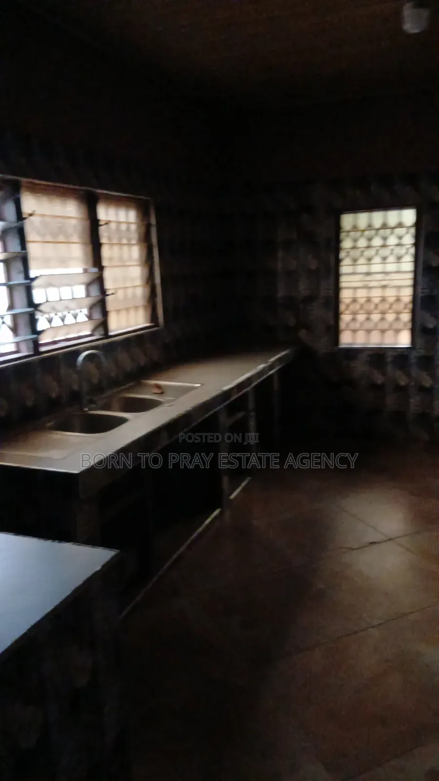 7bdrm House in Born 2 Pray Estate, Ejisu-Juaben Municipal for rent
