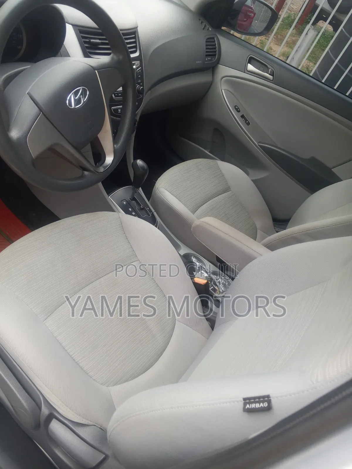 Hyundai Accent GLS 4dr Sedan (1.6L 4cyl 6M) 2015 Silver
