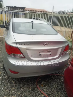 Hyundai Accent GLS 4dr Sedan (1.6L 4cyl 6M) 2015 Silver