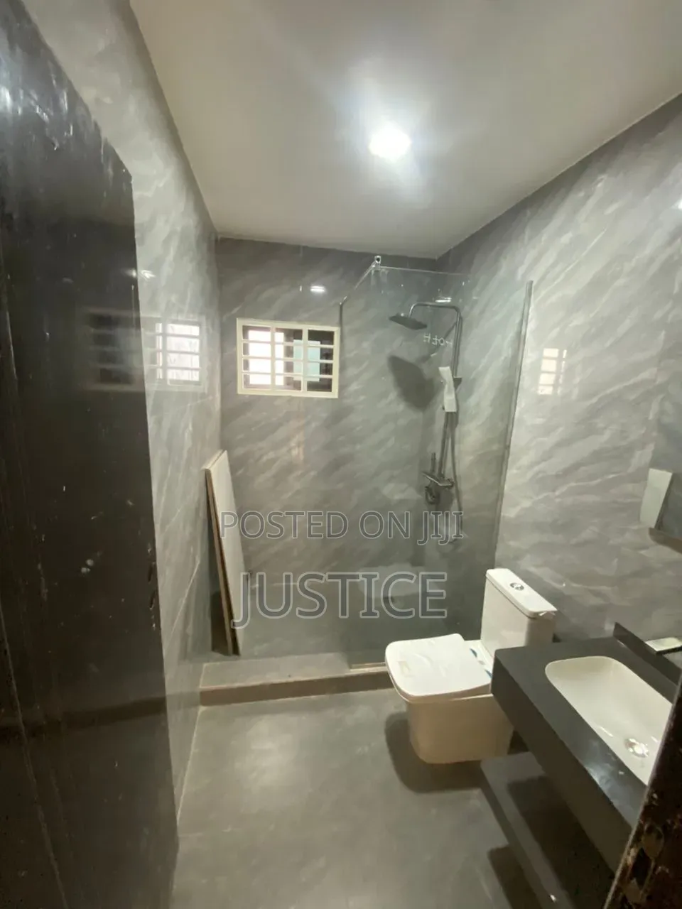 1bdrm Apartment in Ashongman Estate, Police Station for rent