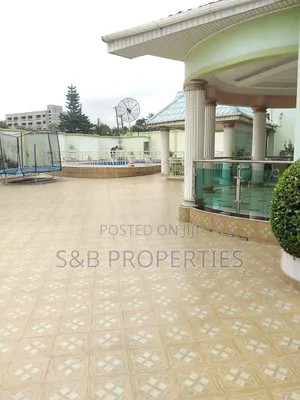 9bdrm Mansion in North Legon for sale