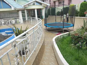 9bdrm Mansion in North Legon for sale