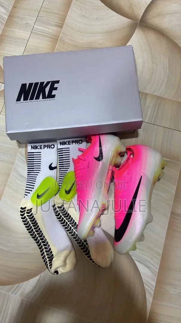Original Football Boot Available at Cool Price