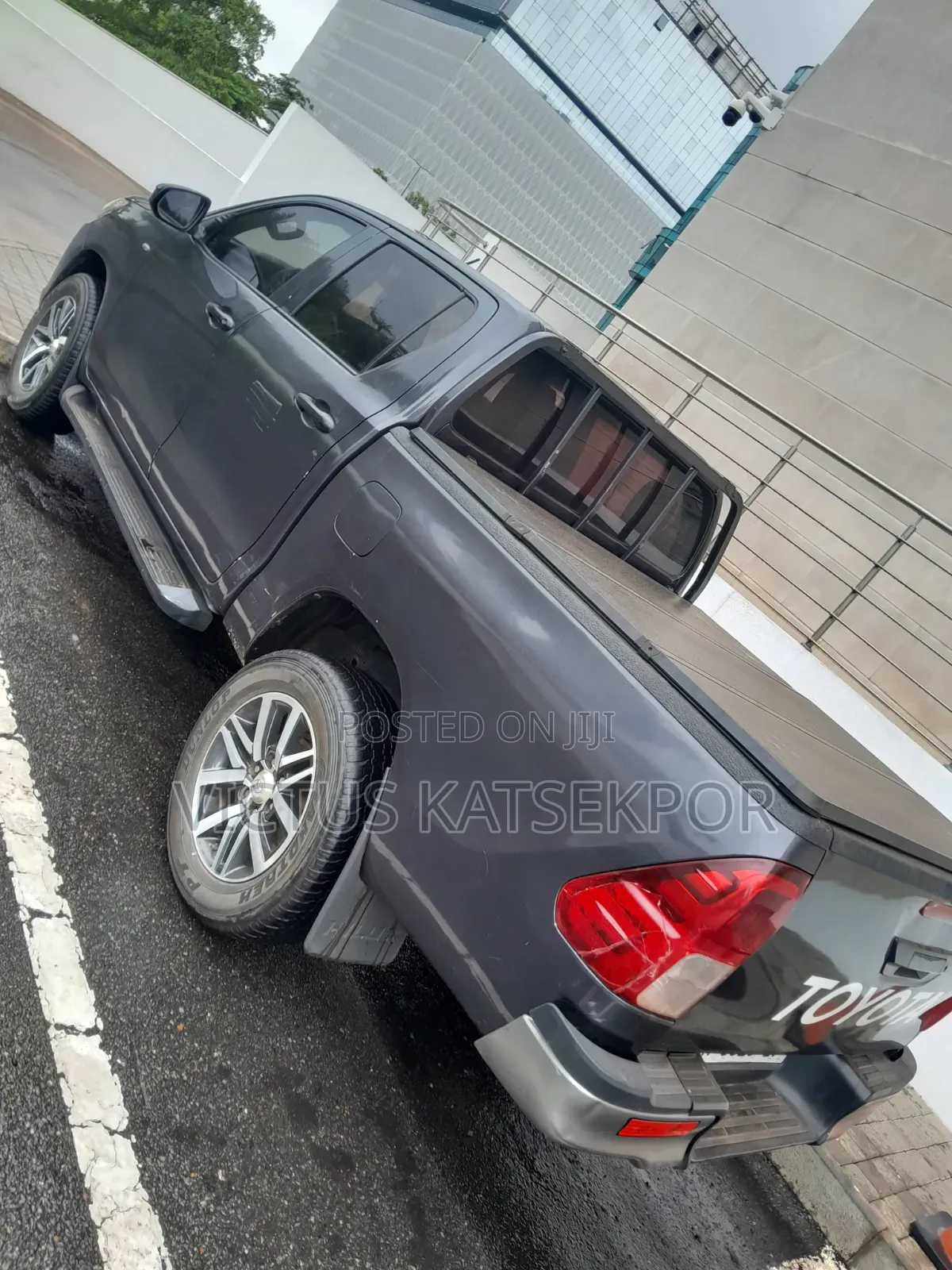 Toyota Hilux Revo Double Cab Deisel 2.4 AWD 2017 Gray