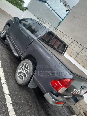 Toyota Hilux Revo Double Cab Deisel 2.4 AWD 2017 Gray