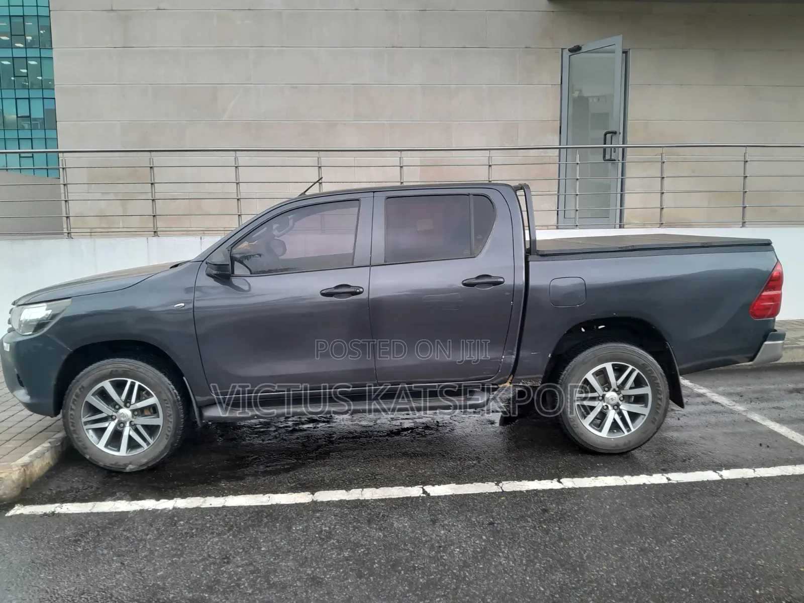 Toyota Hilux Revo Double Cab Deisel 2.4 AWD 2017 Gray