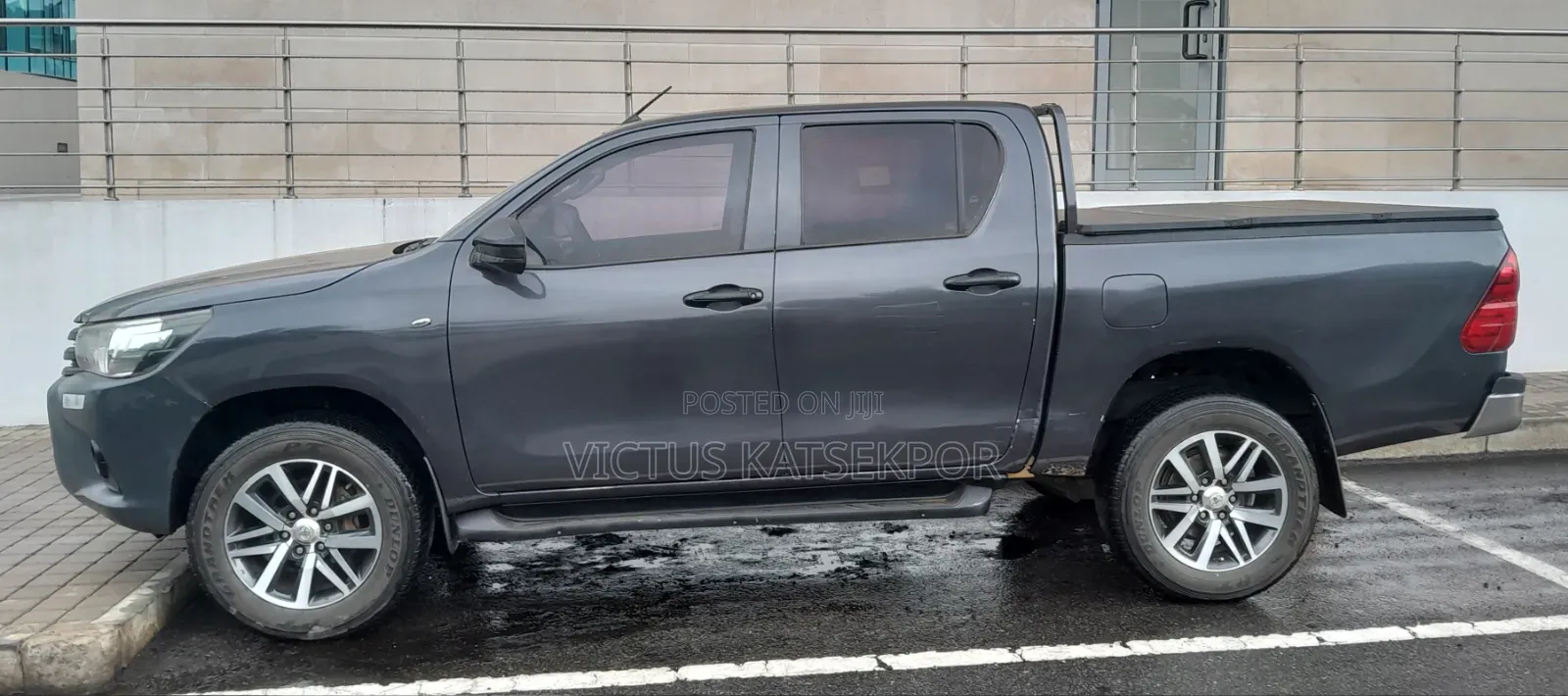 Toyota Hilux Revo Double Cab Deisel 2.4 AWD 2017 Gray