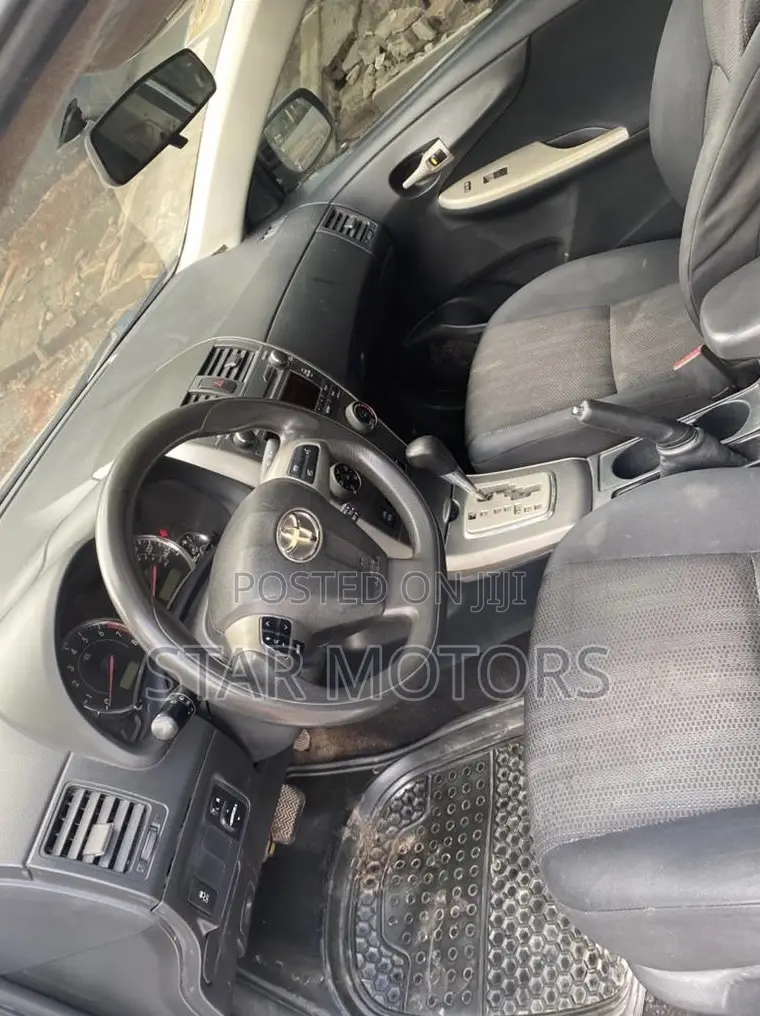 Toyota Corolla 2013 Silver