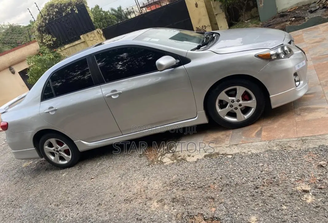 Toyota Corolla 2013 Silver