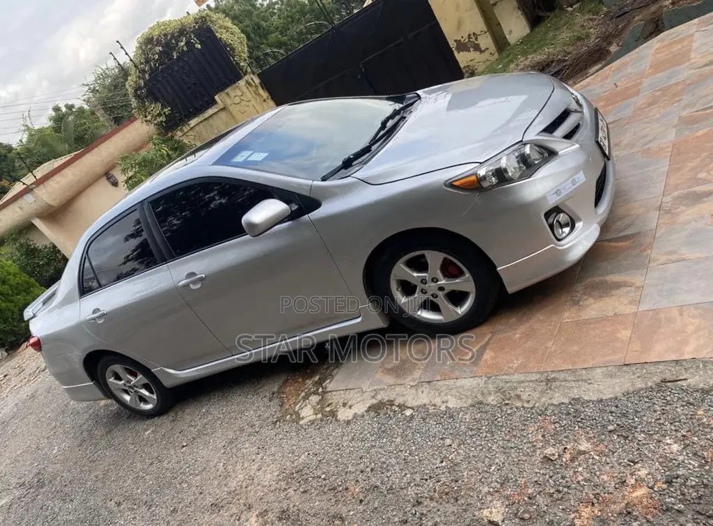 Toyota Corolla 2013 Silver