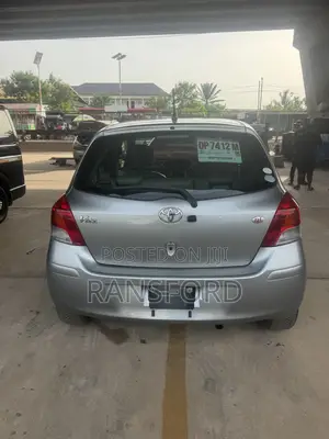 Toyota Vitz 1.3 AWD 5dr 2010 Gray