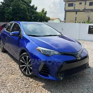 Toyota Corolla SE (1.8L 4cyl 6M) 2018 Blue