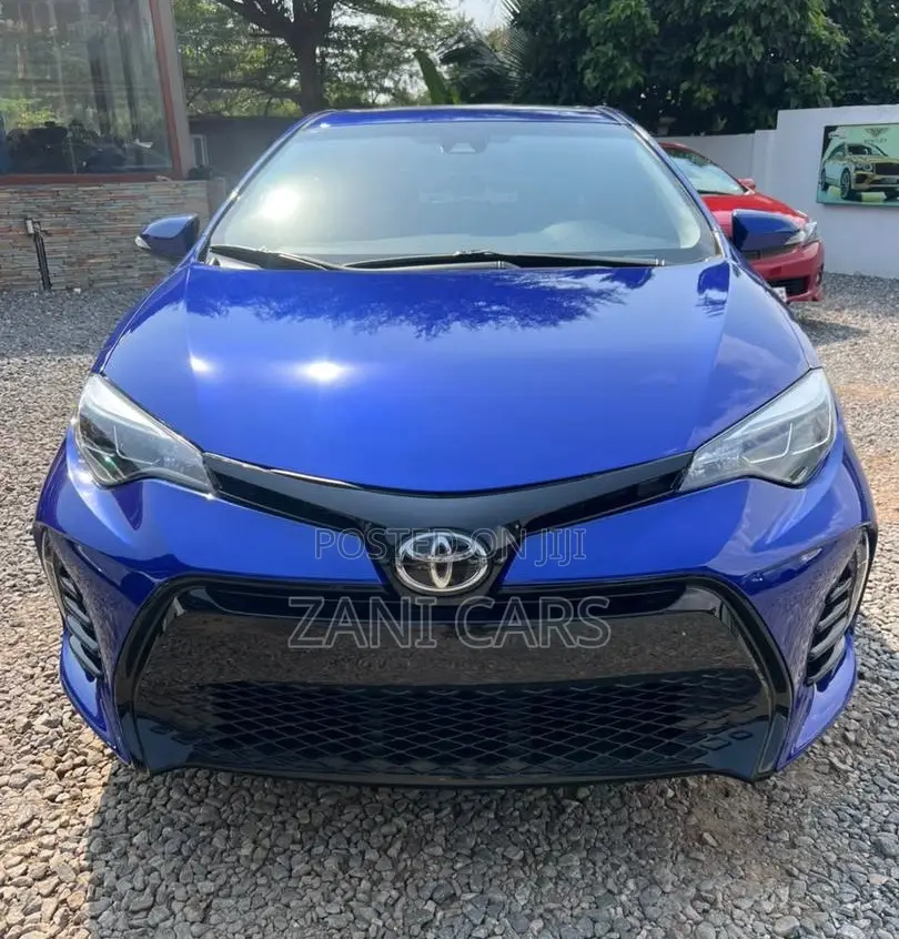 Toyota Corolla SE (1.8L 4cyl 6M) 2018 Blue