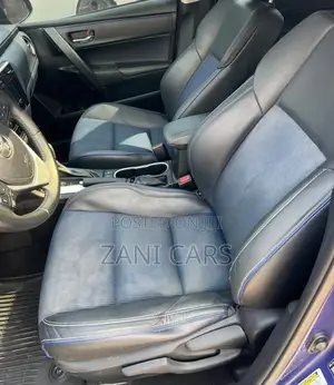 Toyota Corolla SE (1.8L 4cyl 6M) 2018 Blue