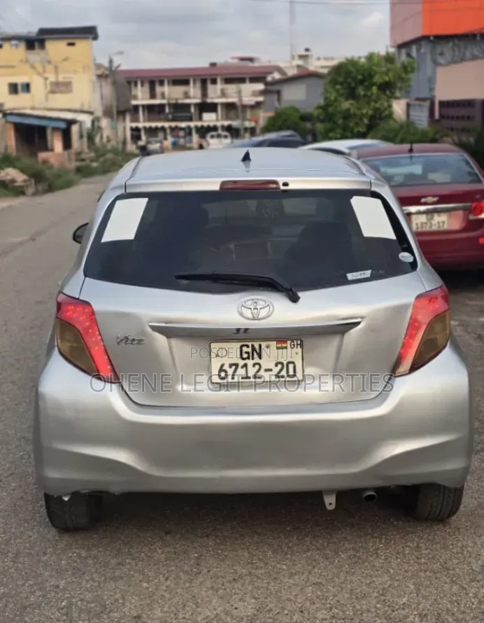 Toyota Vitz 2012 Gray
