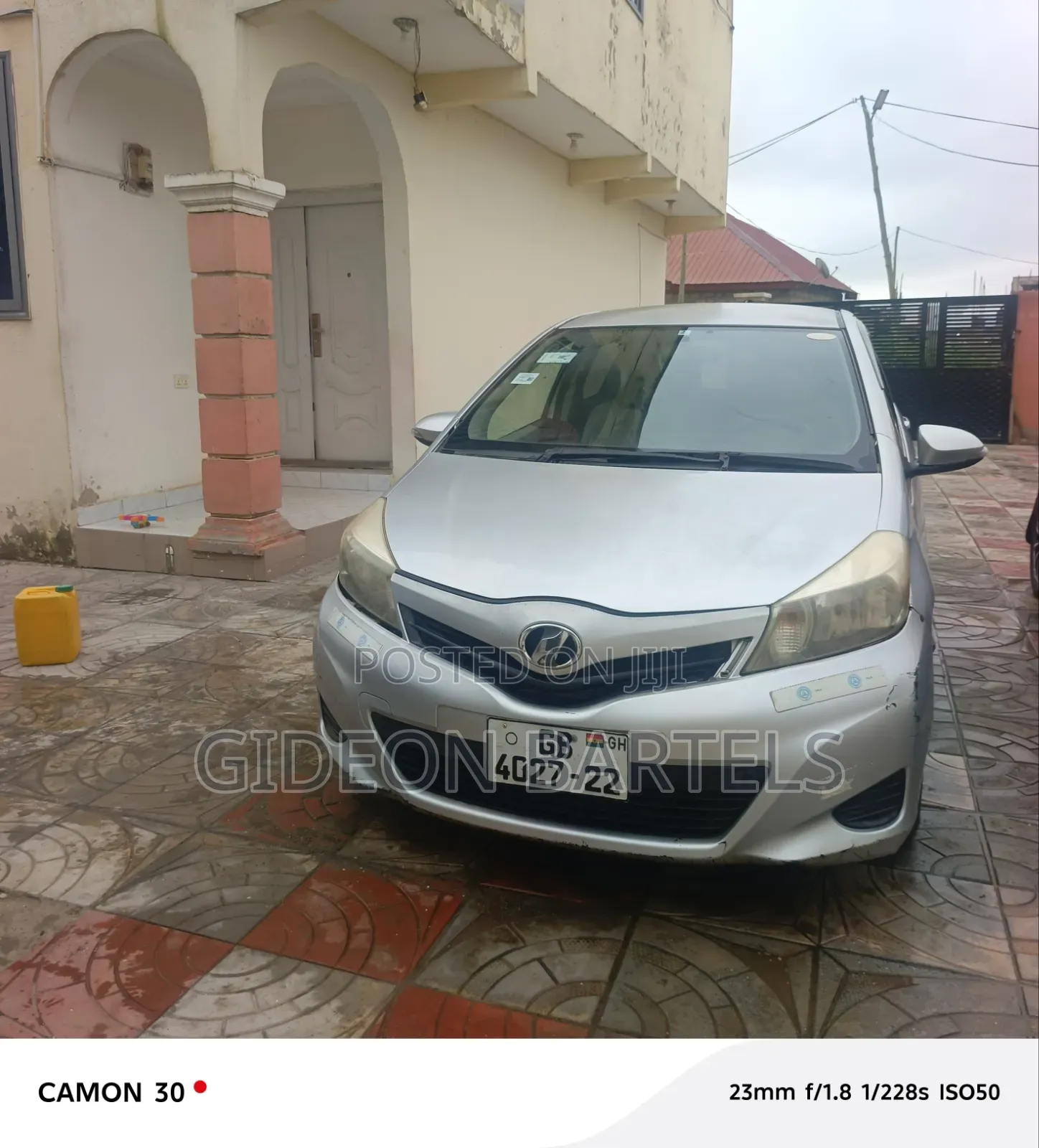 Toyota Vitz 2012 Silver