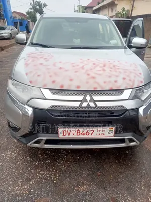 Mitsubishi Outlander 2019 Silver