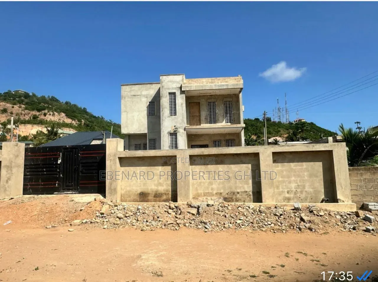 4bdrm Duplex in Ebenard Properties, MacCharty Hills for sale