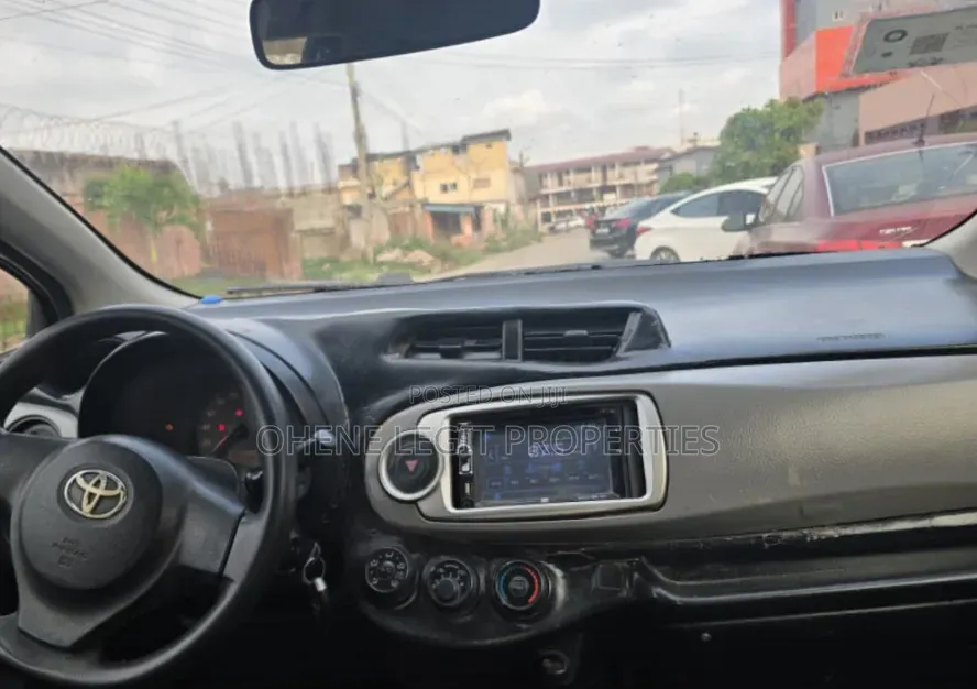Toyota Vitz 2012 Gray