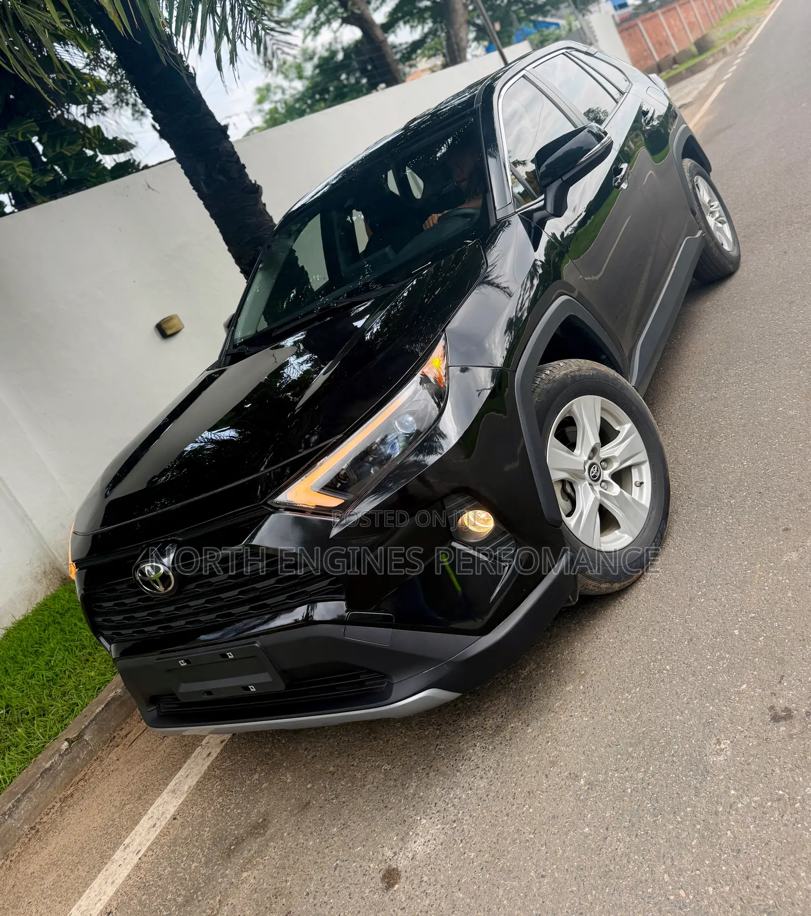 Toyota RAV4 XLE AWD 2024 Black