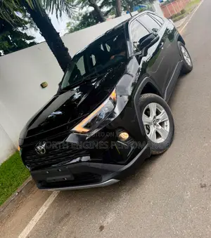 Toyota RAV4 XLE AWD 2024 Black