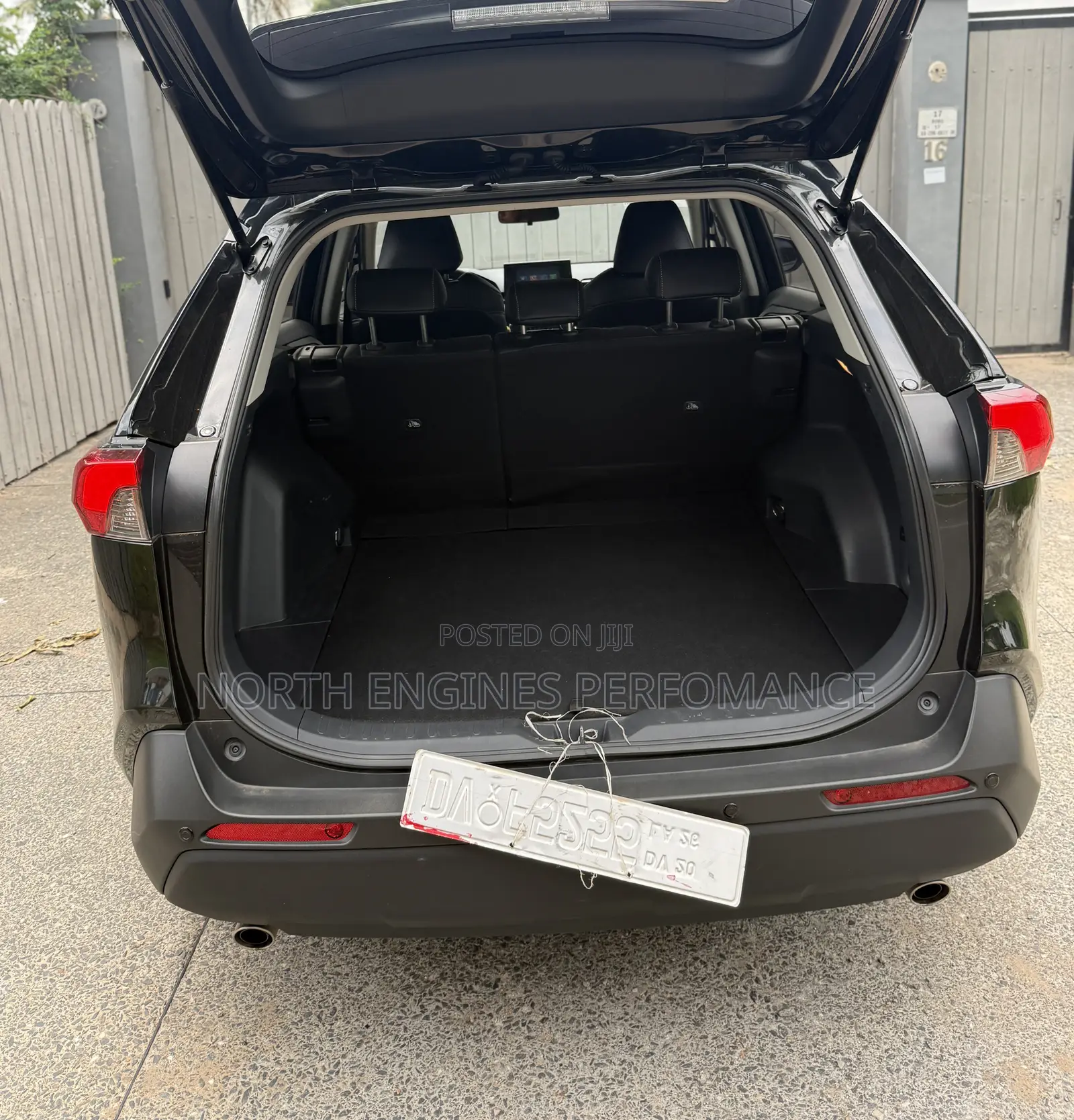 Toyota RAV4 XLE AWD 2024 Black