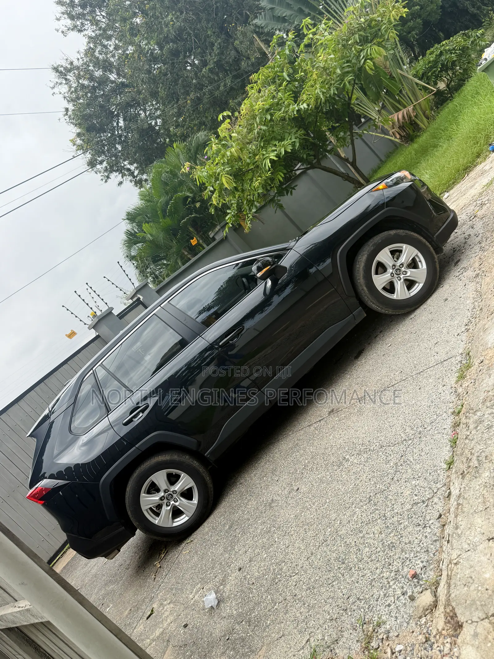 Toyota RAV4 XLE AWD 2024 Black