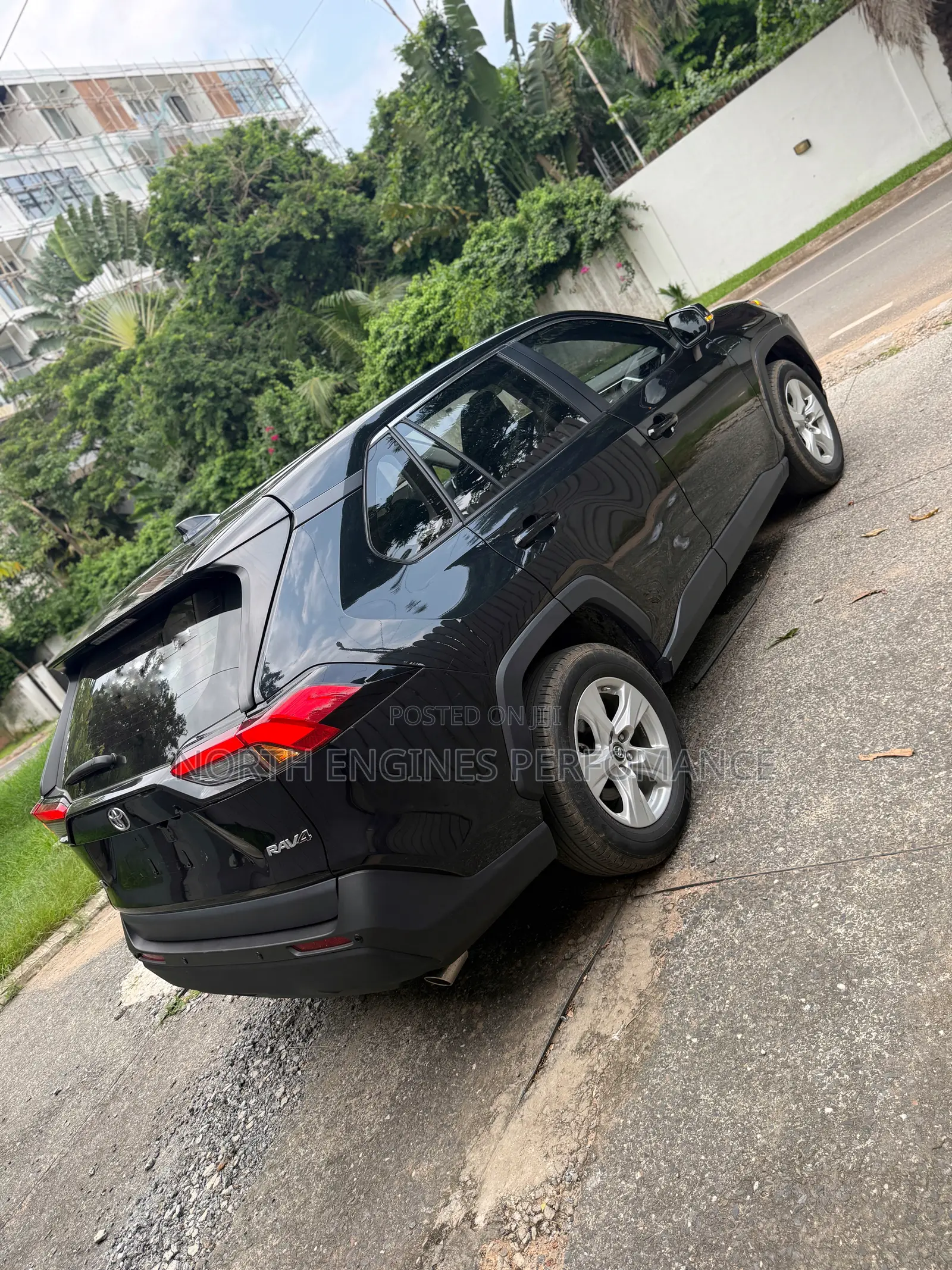 Toyota RAV4 XLE AWD 2024 Black