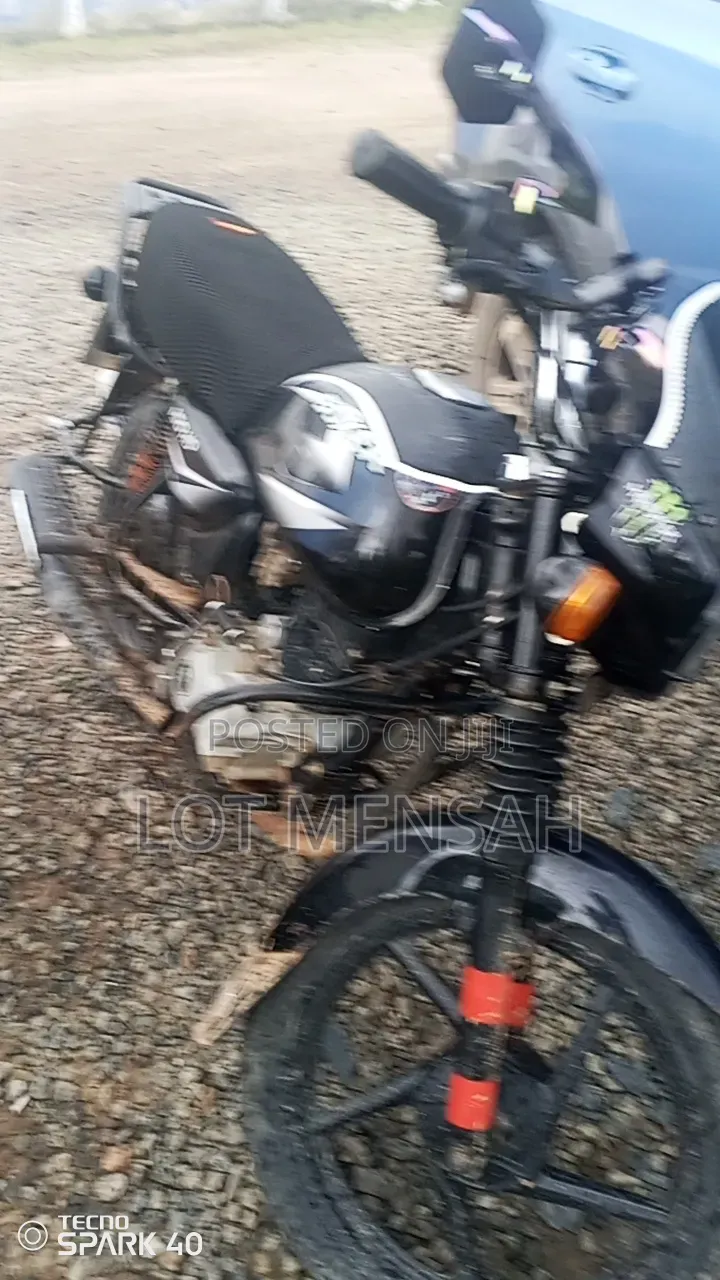 Bajaj Avenger 150 Street 2025 Black