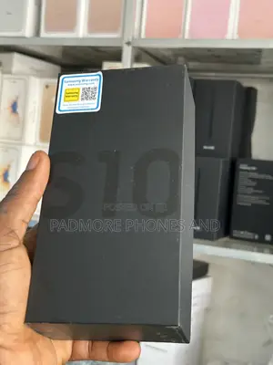 New Samsung Galaxy S10 128 GB Black