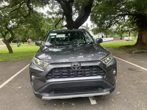 Toyota RAV4 2021 Gray