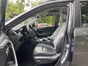 Toyota RAV4 2021 Gray