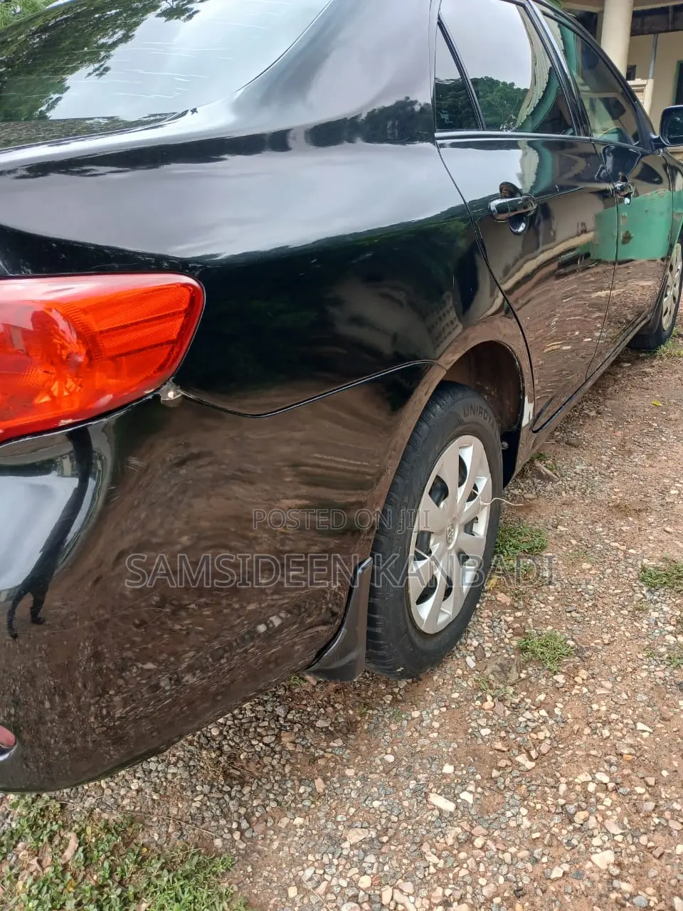 Toyota Corolla Base 4dr Sedan (1.8L 4cyl 5M) 2010 Black