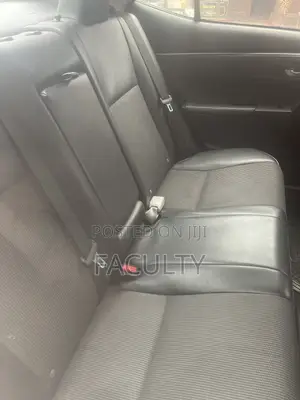 Toyota Corolla LE Premium 4dr Sedan (1.8L 4cyl CVT) 2016 Gray