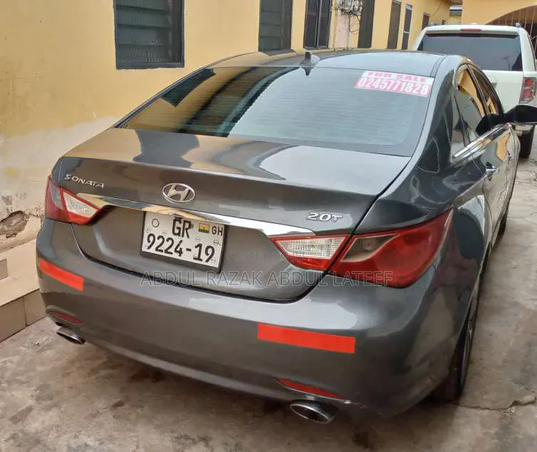 Hyundai Sonata SE 2.0T Sedan FWD (2.0L 4cyl 6A) 2013 Gray