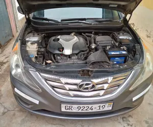 Hyundai Sonata SE 2.0T Sedan FWD (2.0L 4cyl 6A) 2013 Gray
