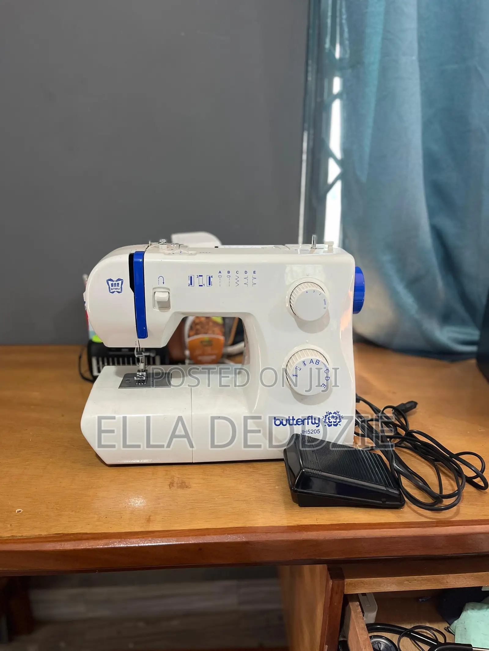 Slightly Used Electric Sewing Machine – Excellent Condition