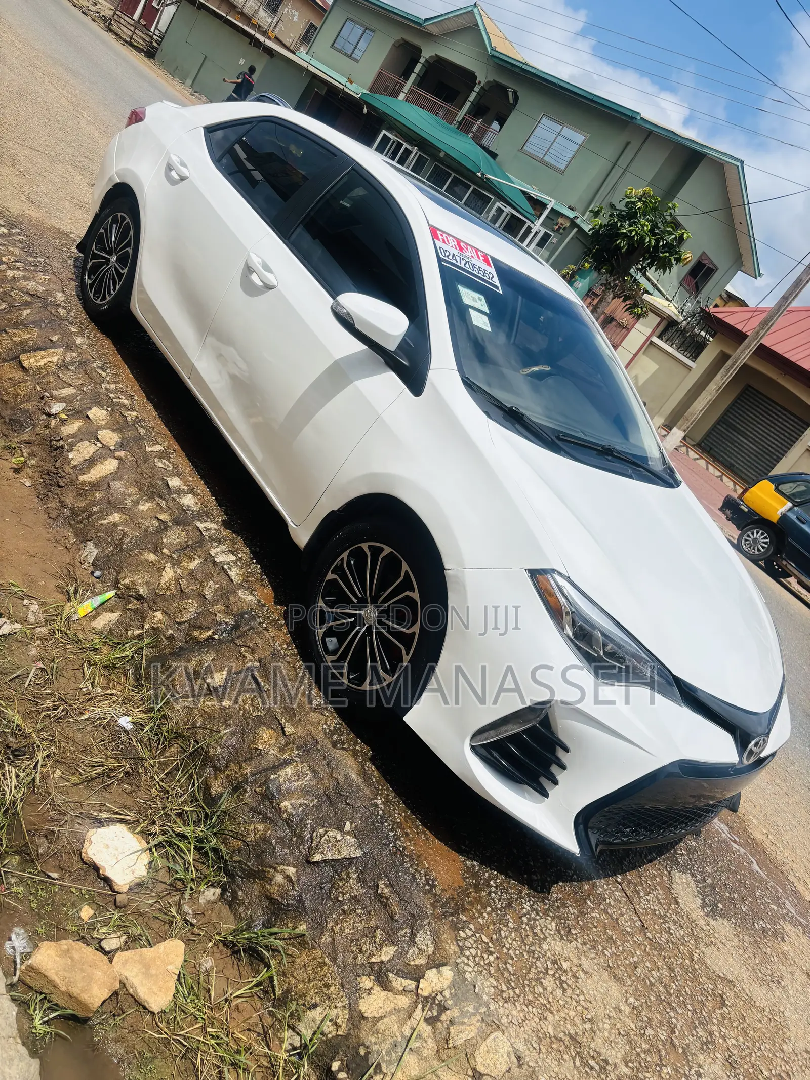 Toyota Corolla LE Eco 4dr Sedan (1.8L 4cyl CVT) 2016 White