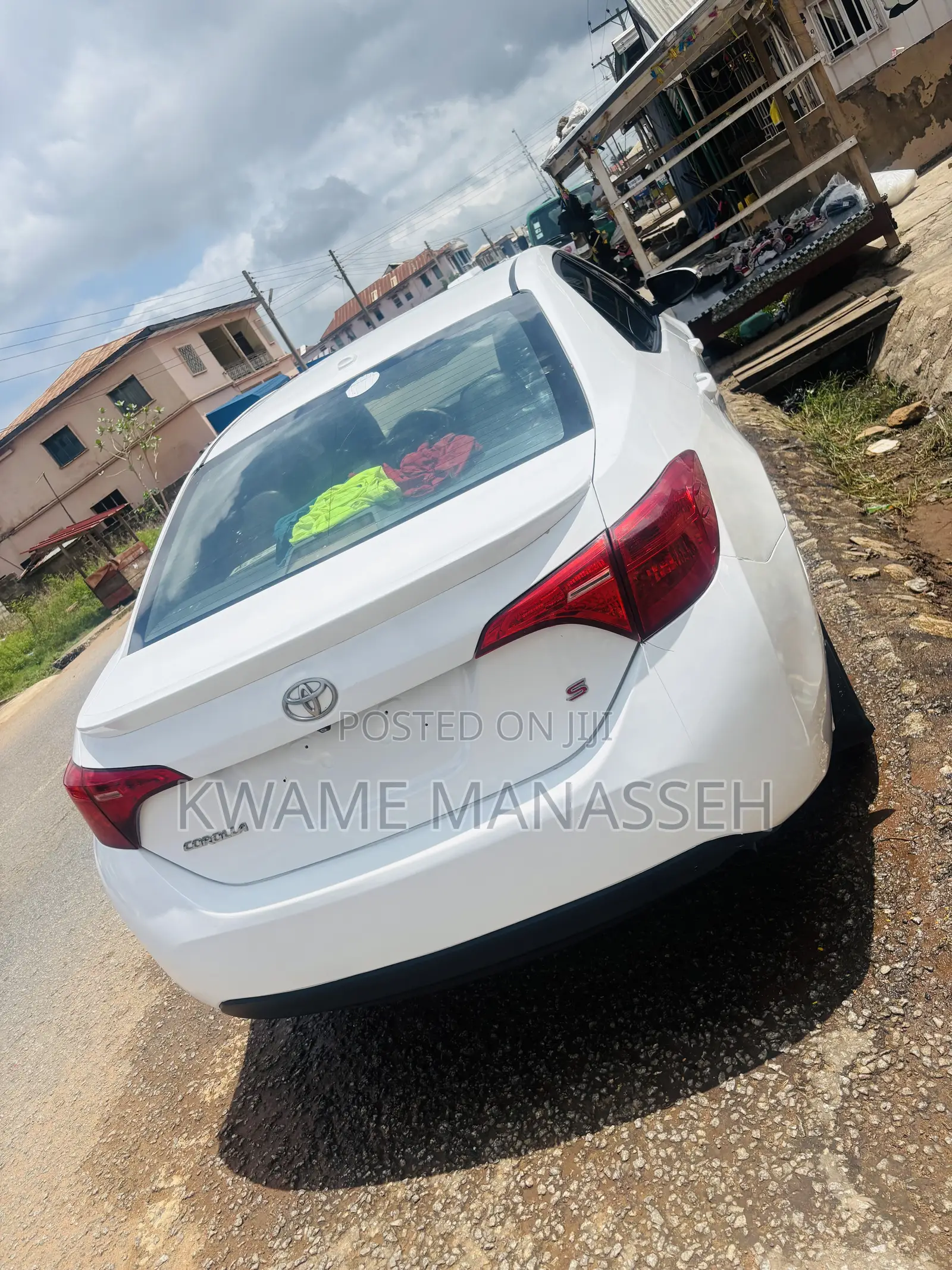 Toyota Corolla LE Eco 4dr Sedan (1.8L 4cyl CVT) 2016 White