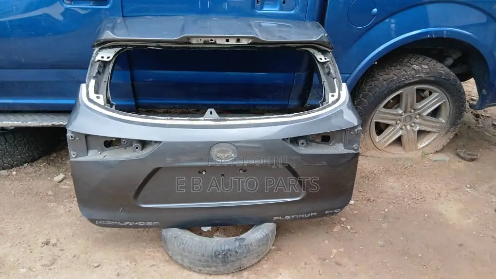 Highlander 2023 Boot/ Tailgate